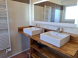 Holiday Home Close to Beach, Cleder