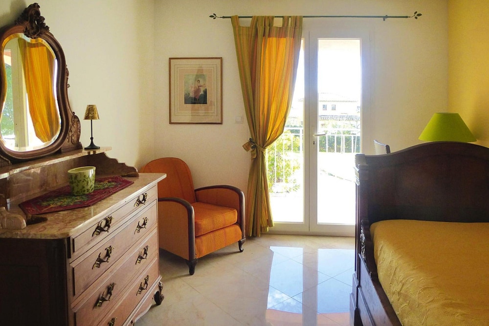 Premium Villa With Garden and Pool, Lambesc
