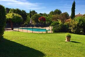 Premium Villa With Garden and Pool, Lambesc