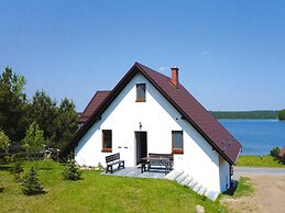 Comfortable Holiday Apartment With a Lake View
