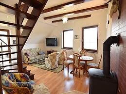 Comfortable Holiday Apartment With a Lake View