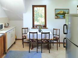 Comfortable Holiday Apartment With a Lake View