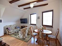 Comfortable Holiday Apartment With a Lake View