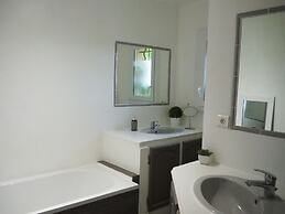 Holiday Home in Pertuis With Private Pool