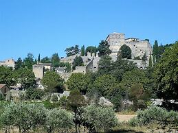 Holiday Home in Pertuis With Private Pool
