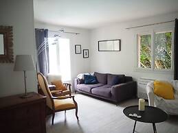 Holiday Home in Pertuis With Private Pool