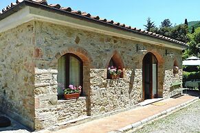 Rustic House in Tuscany With Shared Pool