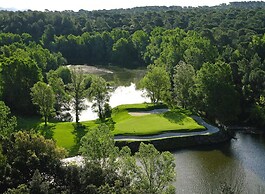 La Motte Resort Near Beach