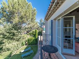 La Motte Resort Near Beach
