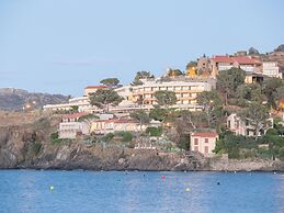 Apartment in Collioure With Sea View