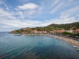 Apartment in Collioure With Sea View