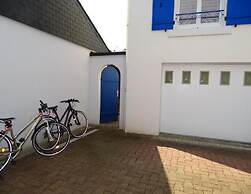 Old-world Retreat With Comfort