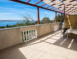 3-person Apartment in Starigrad