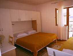 3-person Apartment in Starigrad