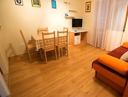 3-person Apartment in Starigrad