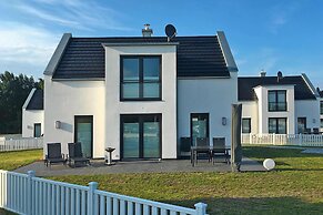 Ferienhaus auf Usedom mit Garten und Hafenblick