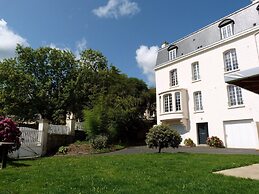 Comfortable Apartment in the Elegant Manor House