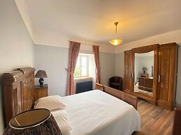 Comfortable Apartment in the Elegant Manor House