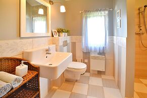 Comfortable Holiday Home for 8 People, Oswino