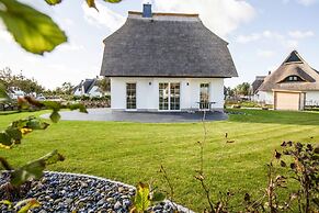 House by Bodden Lagoon With Sauna