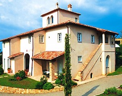 Apartment in Tuscany With Golf Course