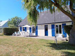 Holiday Home in Santec Near Dossen Beach