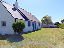 Holiday Home in Santec Near Dossen Beach