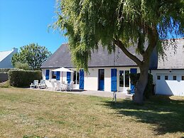 Holiday Home in Santec Near Dossen Beach