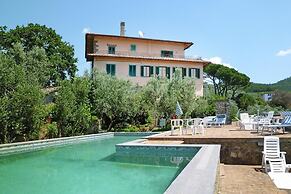 Villa in Tuscany With Vineyard Views