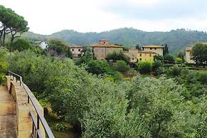 Villa in Tuscany With Vineyard Views