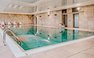 Apartment With River View, Sauna and Indoor Pool