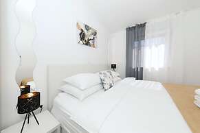 Apartment on Ugljan Island by Sandy Beach