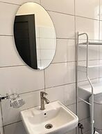 LivLuxe Apartments 7