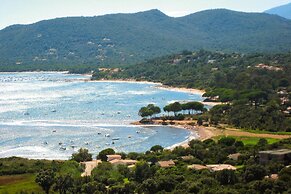 Pinarellu Apartment Steps Away From Beach