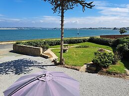 In top Location With Beautiful sea View