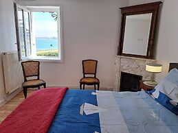 In top Location With Beautiful sea View