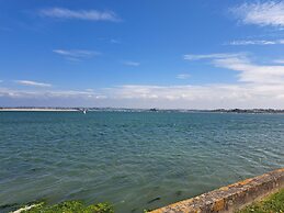 In top Location With Beautiful sea View