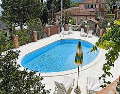 Elegant Castellaro Apartment With Pool