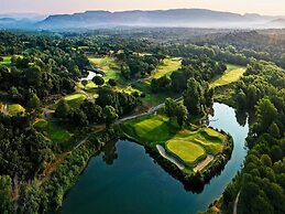 Resort in Var With Golf & Wellness
