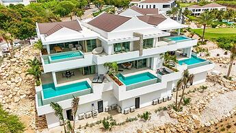 Luxurious Hideaway at The Cape Blue Bay