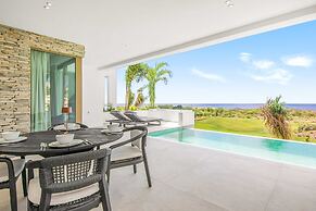 Luxurious Hideaway at The Cape Blue Bay