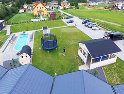 Holiday Homes With Pool, Sauna and Jacuzzi