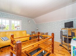 Large Holiday Home With Private Garden