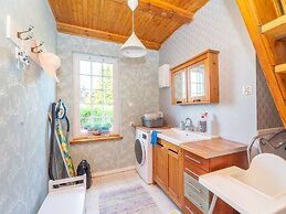 Large Holiday Home With Private Garden