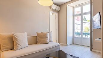Carmo 43 by LovelyStay