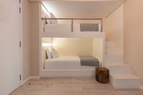 Carmo 43 by LovelyStay