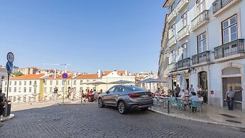 Carmo 43 by LovelyStay