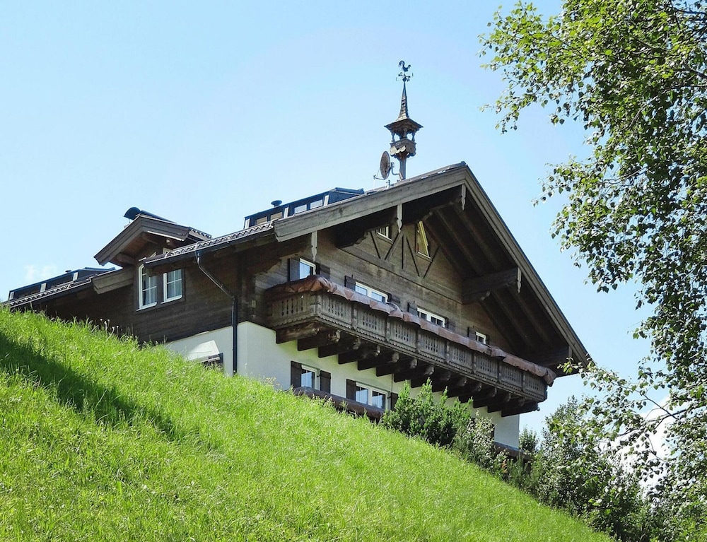 Chalet in Dienten With Ski-in Access & Pool