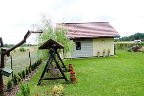 Cottage With a Fenced Garden, Kolczewo