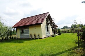 Cottage With a Fenced Garden, Kolczewo